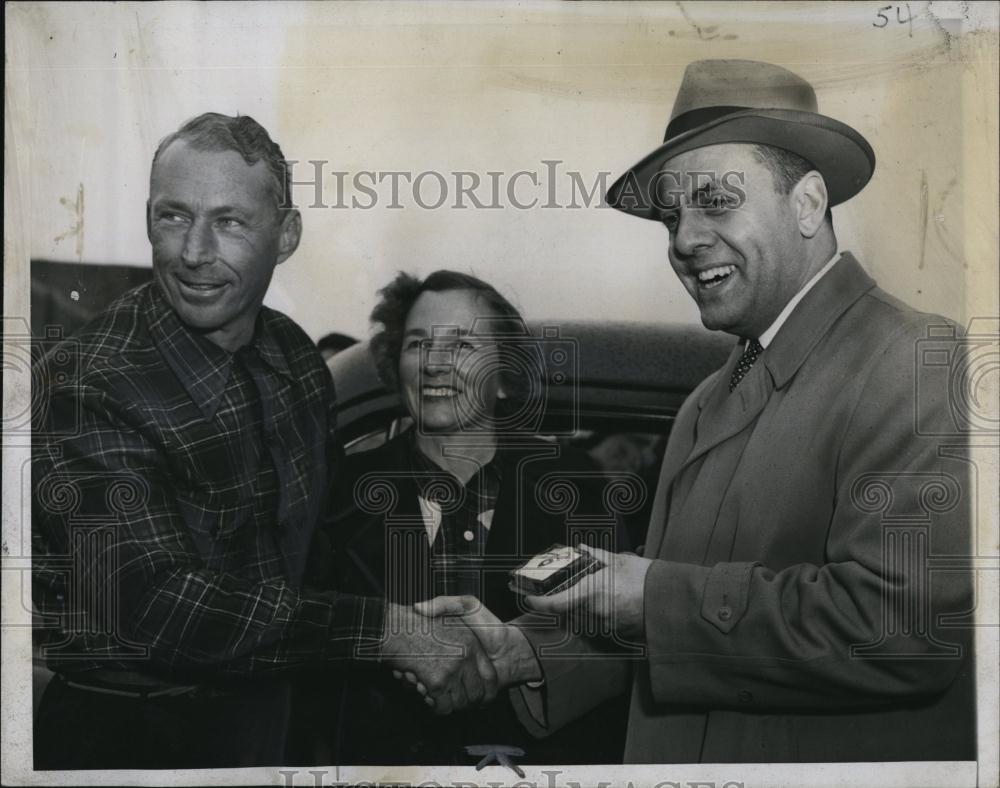 1952 Press Photo Capt Irving Johnson Mayor Joseph J Grillo Electra search - Historic Images