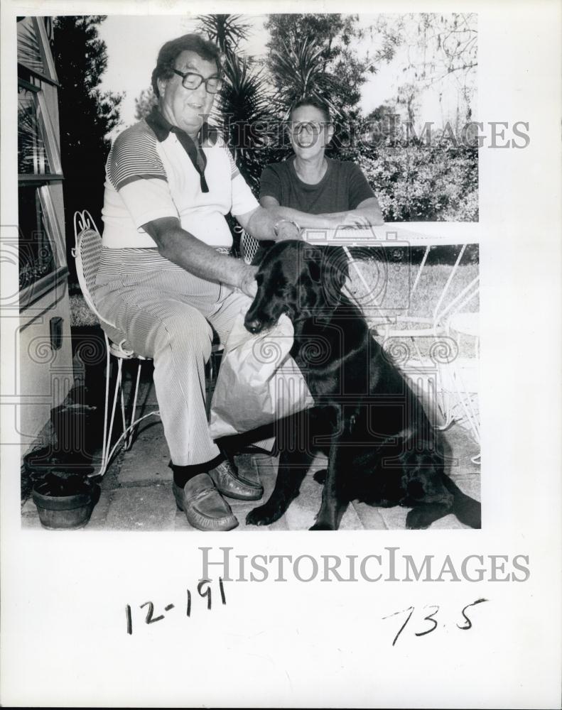 1979 Press Photo Alex and Ethel Orr, with their dog helped them in gardening - Historic Images