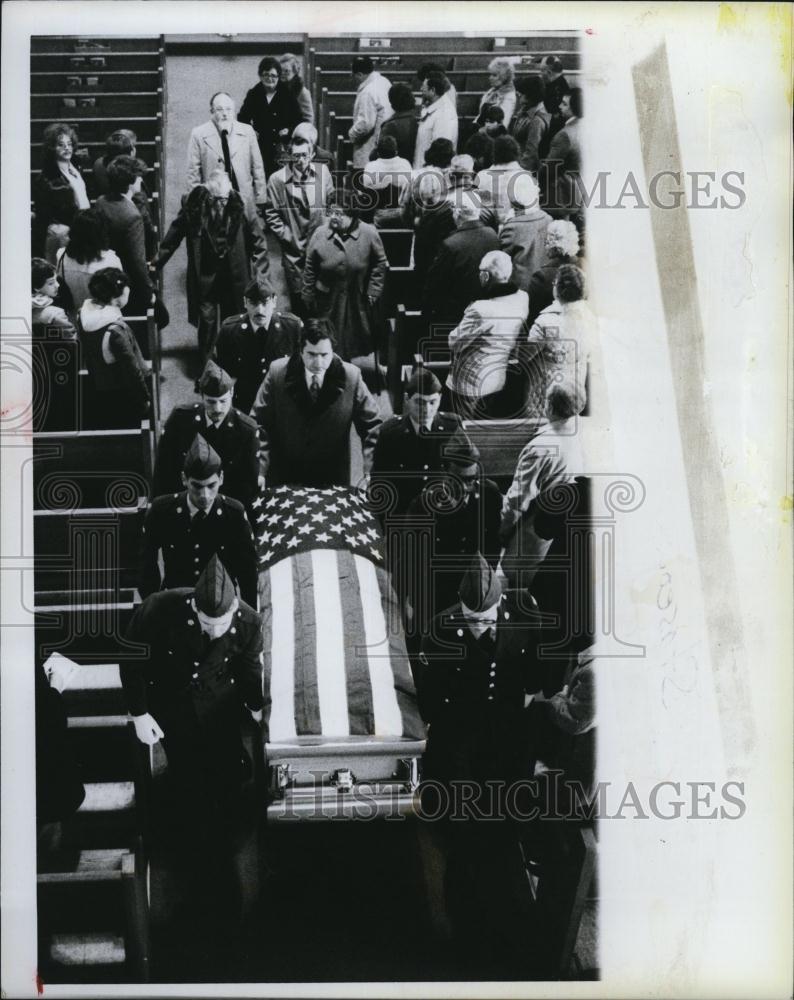 Press Photo Funeral of war hero John Staseowski - RSL80613 - Historic Images