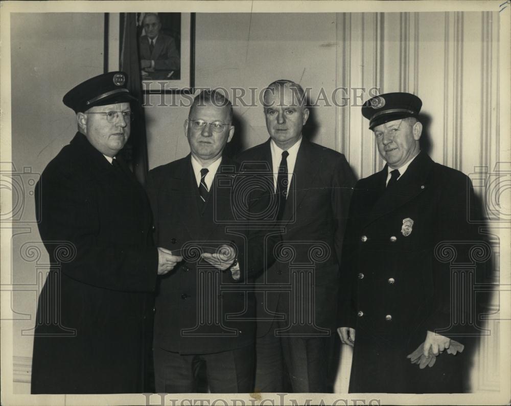 1953 Press Photo President William McClennan Boston Firemen&#39;s Relief Fund - Historic Images