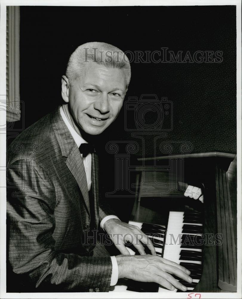 1964 Press Photo Pianist Buddy Johnson At The Piano - RSL61531 - Historic Images