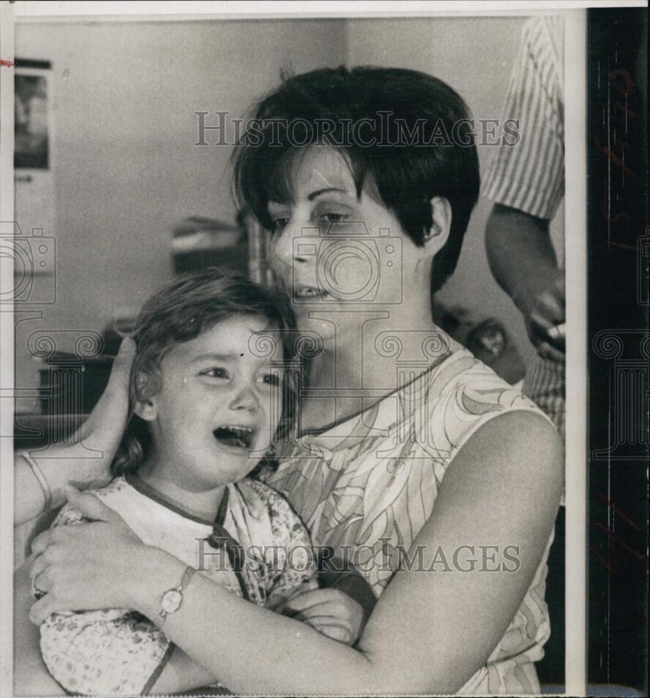 1968 Press Photo Helen West, Vicky West Kidnapping, Thomas Scholfield, Suspect - Historic Images