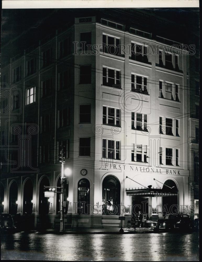 1943 Press Photo First National bank in StPetersburg Florida - RSL65005 - Historic Images