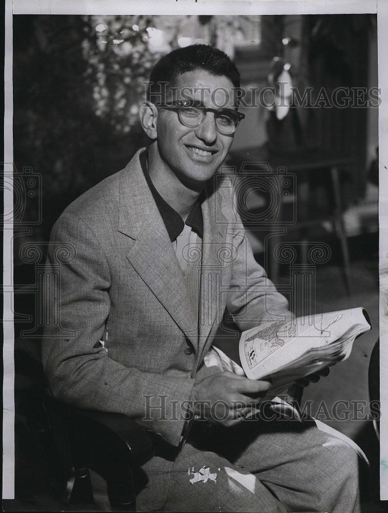 1955 Press Photo John Manolakis successful patient recovered from blindness - Historic Images