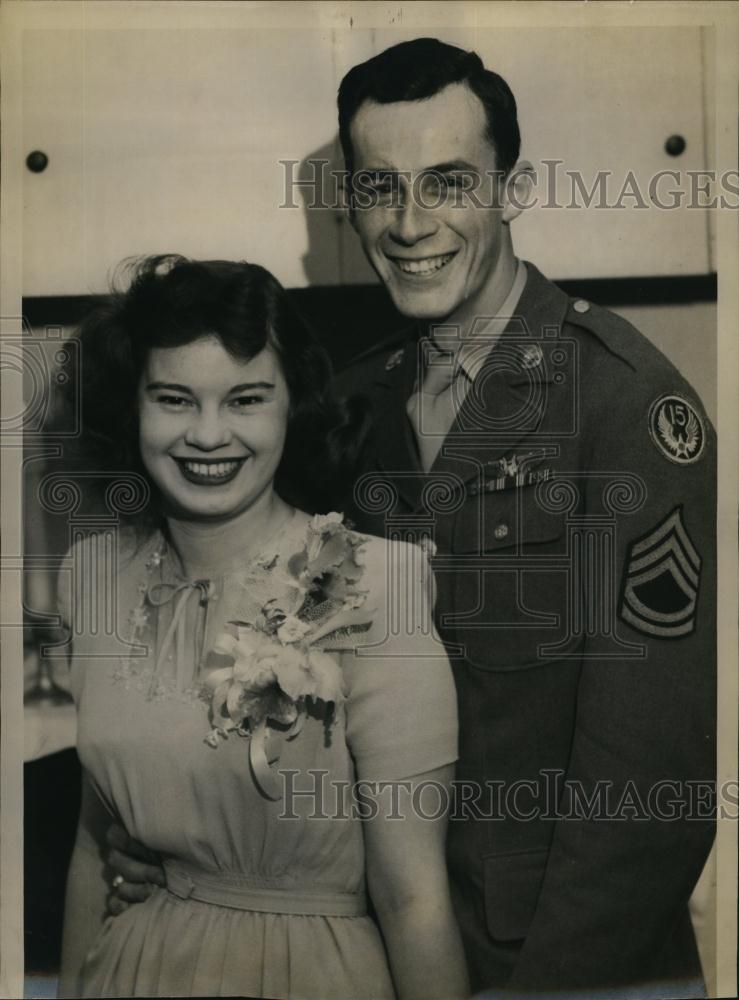 1944 Press Photo Mr &amp; Mrs Norman Zalkin Honeymooning Miami - RSL91151 - Historic Images