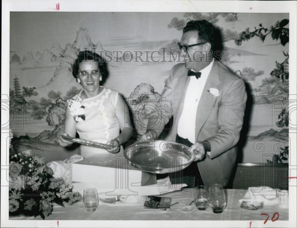 1963 Press Photo Mr, Mrs Donald N Osburn, Choir, Church Of Transfiguration - Historic Images