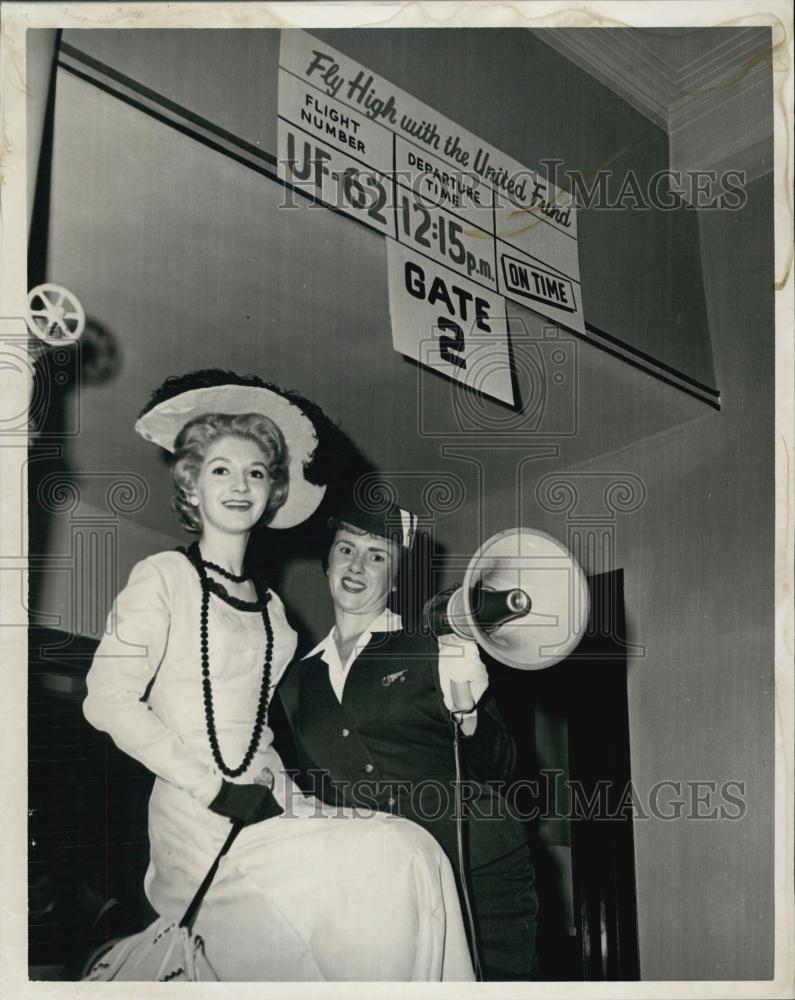 1961 Press Photo Edyth Walton &amp; Christine Pathy At Airlines Fundraiser - Historic Images