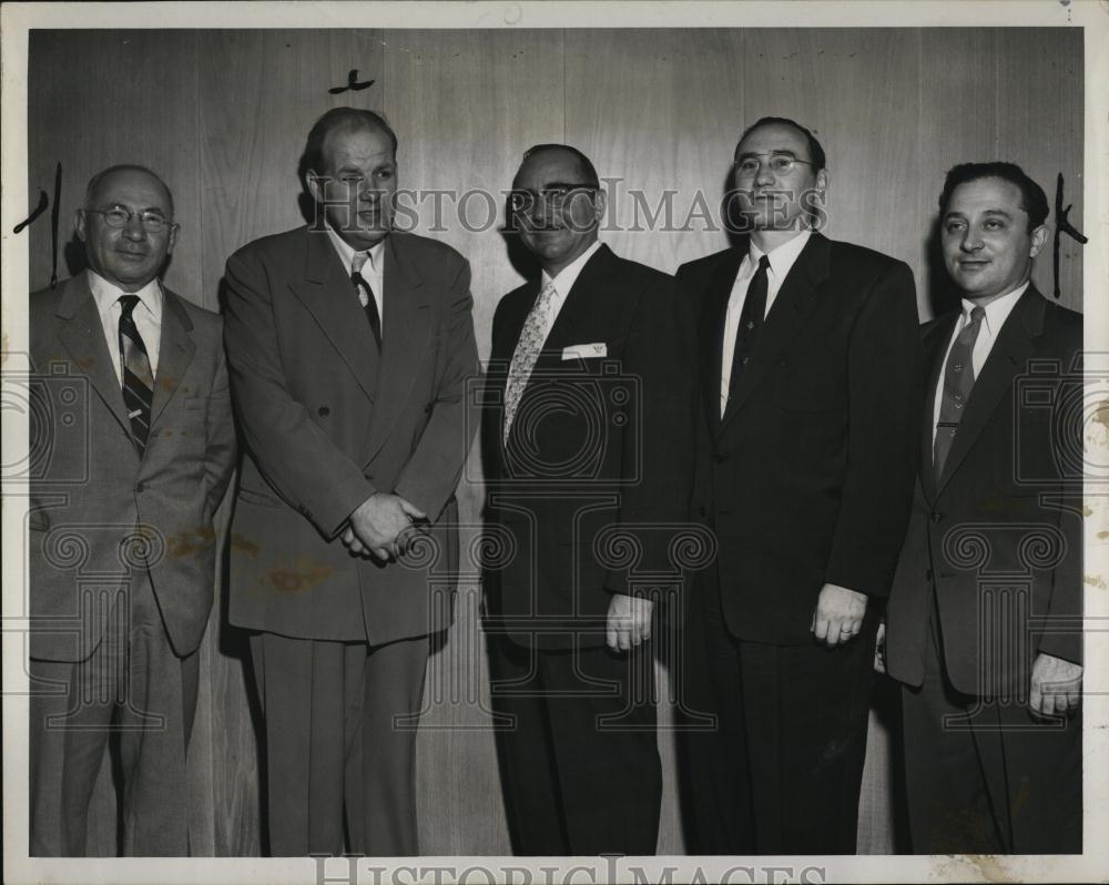 1954 Press Photo Slumberland Executives, The Warshavers &amp; Dr Verner Johnson - Historic Images