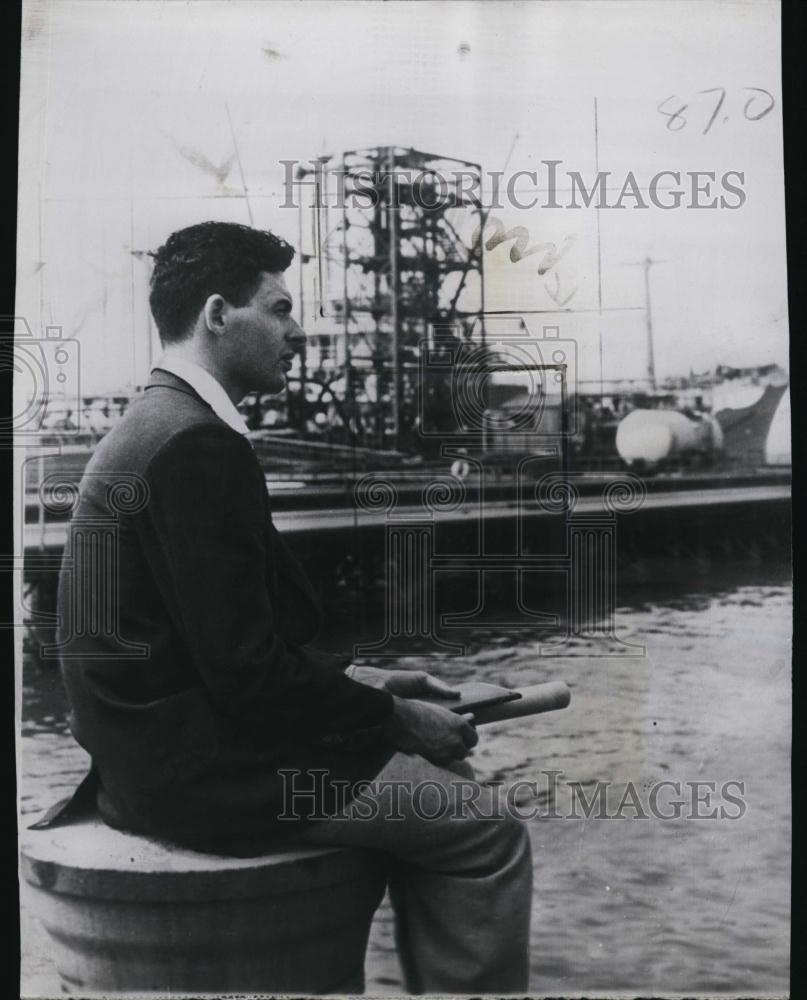 1955 Press Photo Marine Merchant Honor Grad Eugene Landy Denied Navy Commission - Historic Images