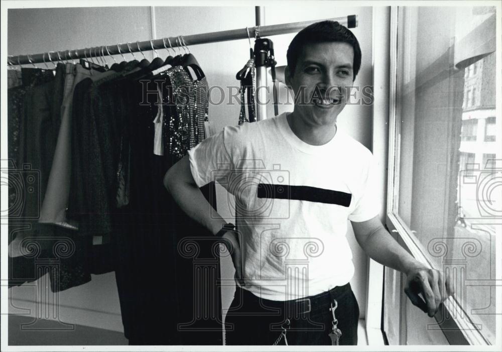 1995 Press Photo Designer, Geoffrey B Small in his fashion shop - RSL05061 - Historic Images