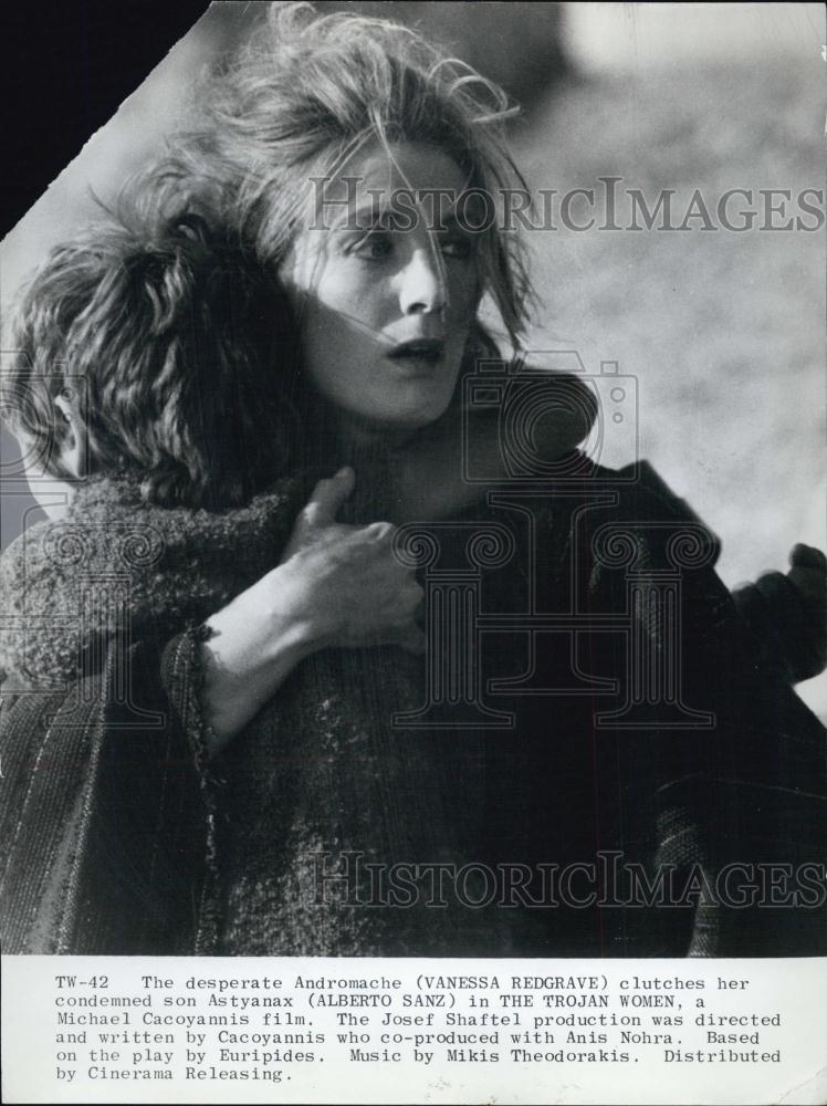 1972 Press Photo The Trojan Woman Stars Vanessa Redgrave And Alberto Sanz COPY - Historic Images