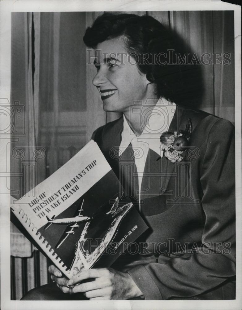 1951 Press Photo Vernice Anderson, Secretary Ambassador-at-large P Jessup - Historic Images