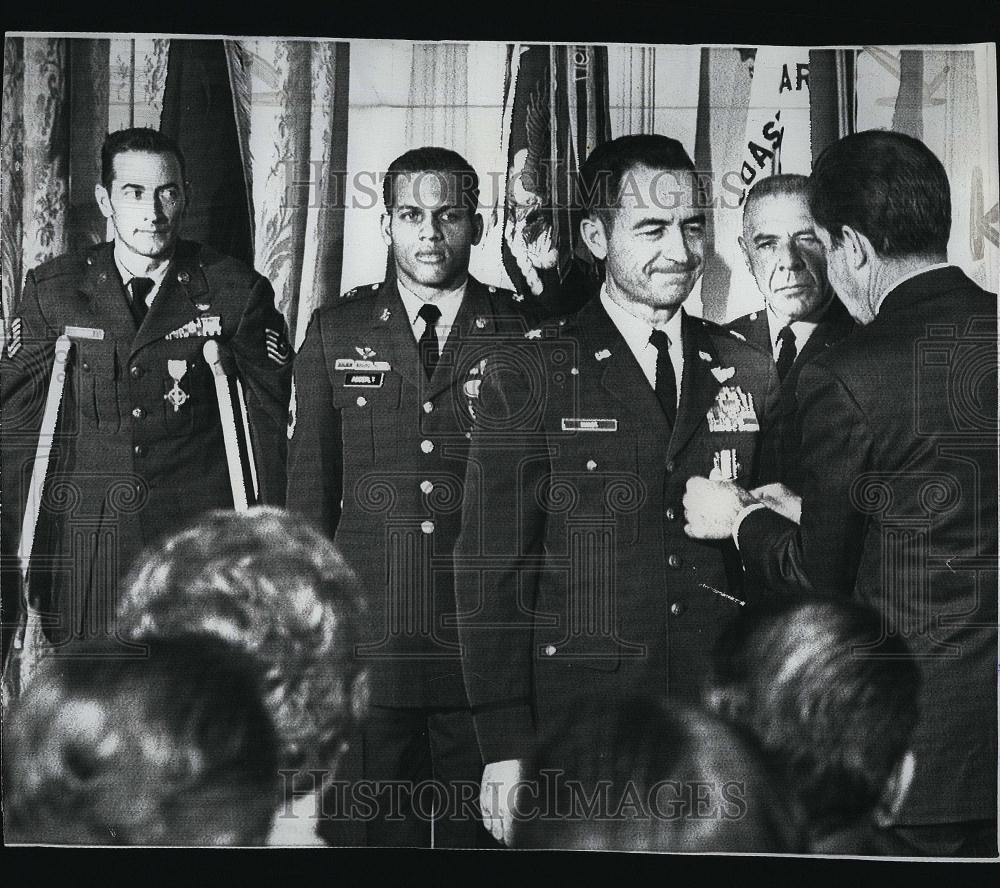 1970 Press Photo Brig Gen LJ Manor,Sgt LM Wright,Sgt TJ Adderly,Col A Symons - Historic Images