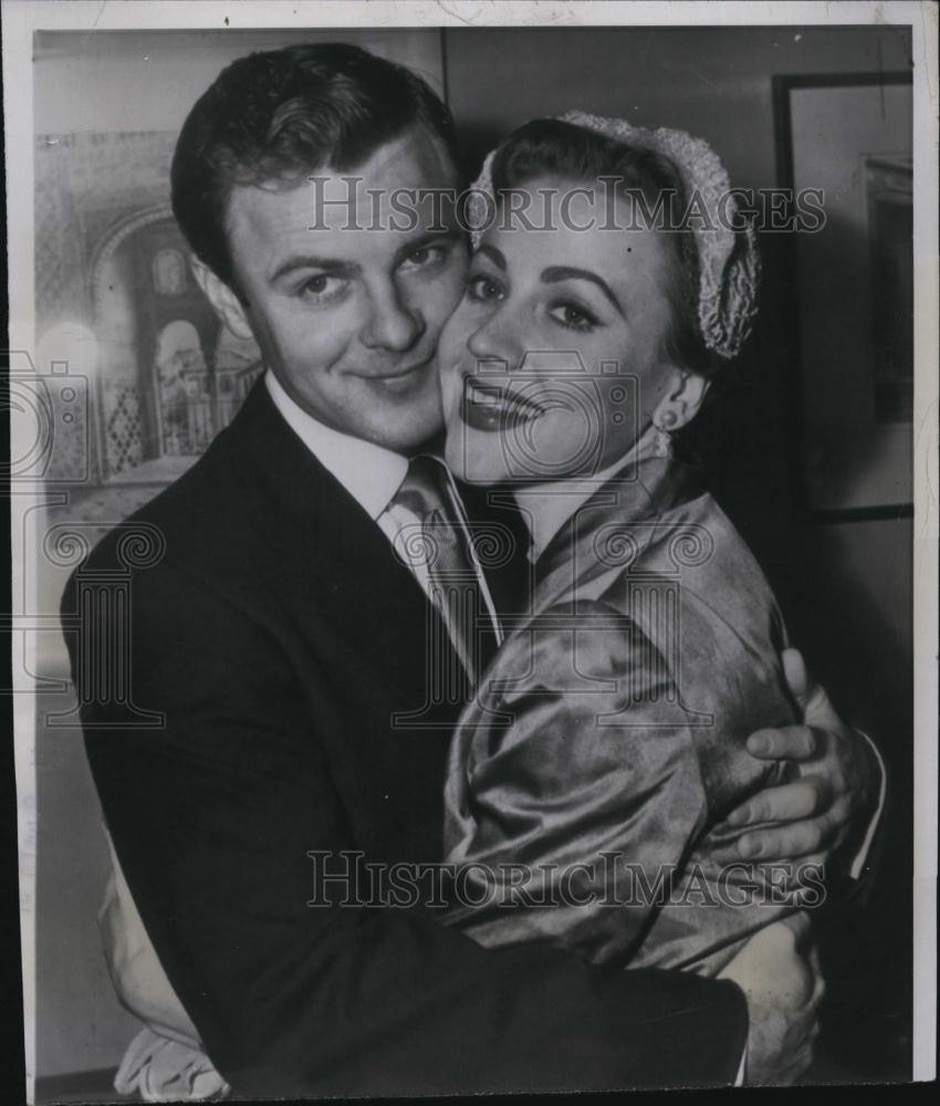 1951 Press Photo Actress Anne Jefferys &amp; Husband/Actor Robert Hart Sterling - Historic Images