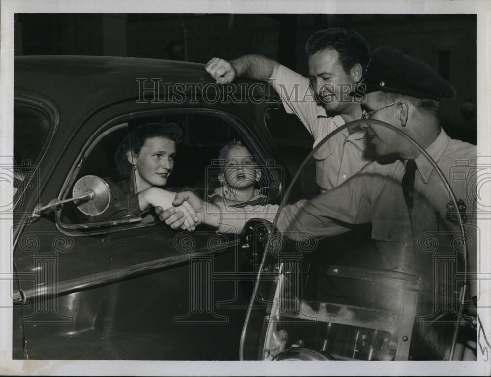 1951 Press Photo Mrs J Miller &amp; son &amp; Patrolman Ed Sanford &amp; Mark Wheeler - Historic Images