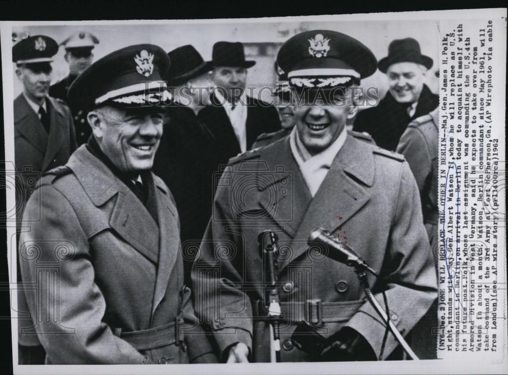 1962 Press Photo maj gen James Polk & Maj Gen Albert Watson in Berlin - Historic Images