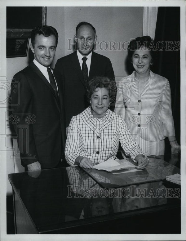 1967 Press Photo Mrs Rita Welch & Others Plan MA Federation Of Nursing ...