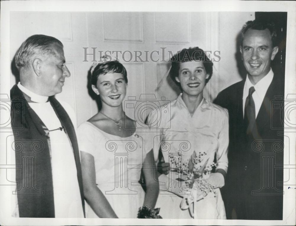 1954 Press Photo Bishop Pardue, Pia Lindstrom, Dr P Lindstrom,Br A Rovnanek - Historic Images