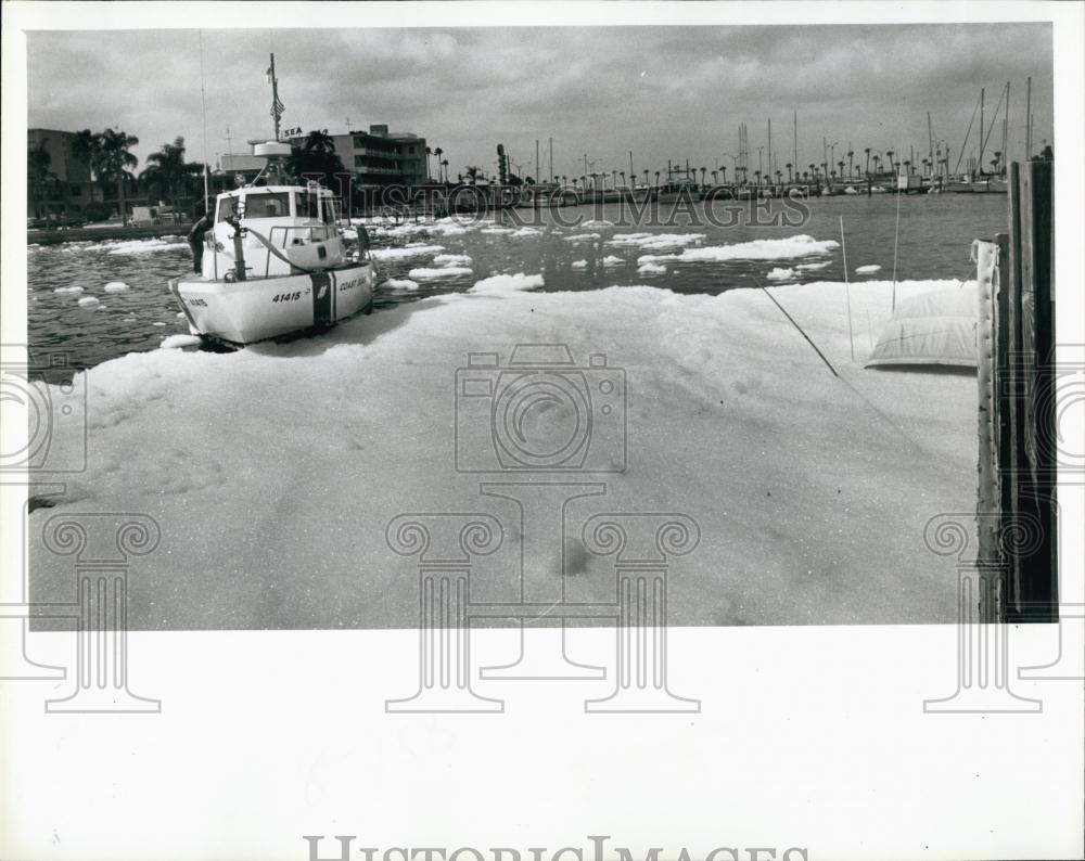 1978 Press Photo Coast Guard, boat Fire, John Stalides, Barbara Feather, Florida - Historic Images