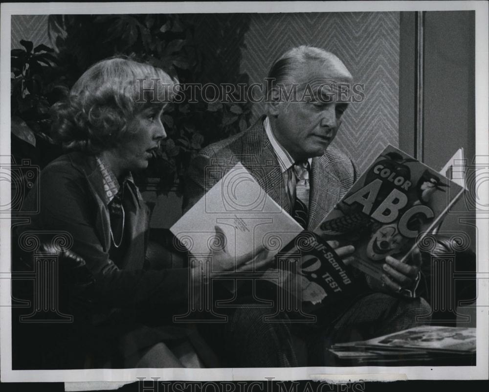 1976 Press Photo  Actor Ted Knight ,Georgia Engel &quot;Mary Tyler Moore show&quot; - Historic Images