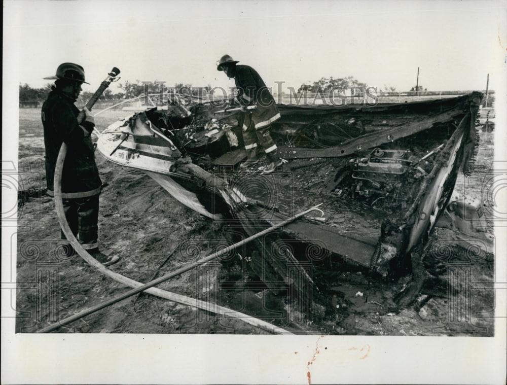 1973 Press Photo &quot;Seabreeze&quot; Boat Destroyed by Fire - RSL69397 - Historic Images