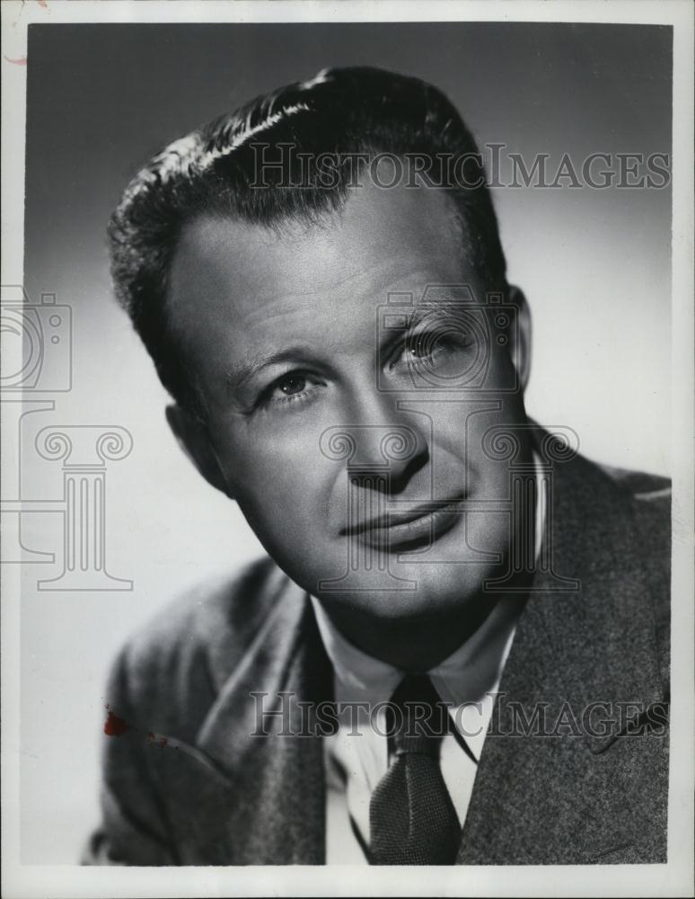 1946 Press Photo Clifton Fadiman Author Editor Radio Television Personality - Historic Images