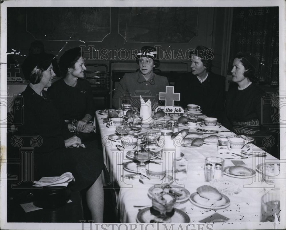 Press Photo Mrs T Badger, Mrs R Hamlon, Miss S Foster, Mrs R Foster, Jr - Historic Images