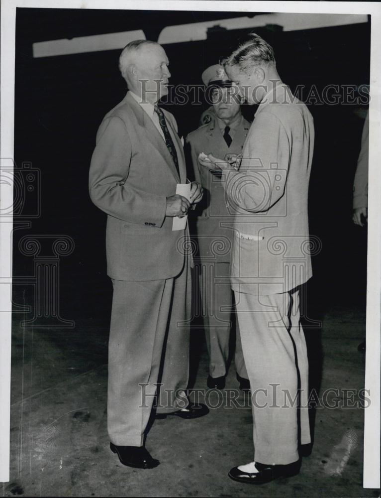 1951 Press Photo General Willis D Crittenserger interviewed by Dan Conneley Col - Historic Images