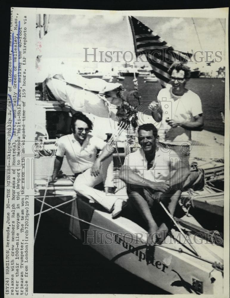 1973 Press Photo Phillip S Weld With Crew Member Wally Green During Boat Race - Historic Images