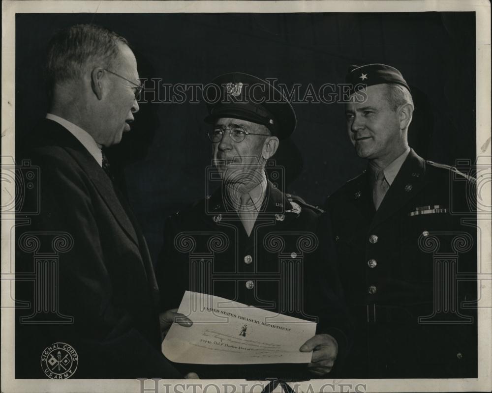 1944 Press Photo Brig Gen Calvin DeWitt Jrpresented a band Citation - Historic Images