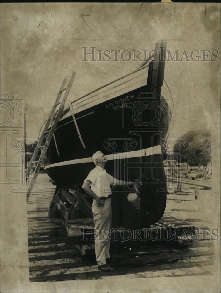 1952 Press Photo Retired Teacher Jerry Coleman With Ship He Built - RSL42119 - Historic Images