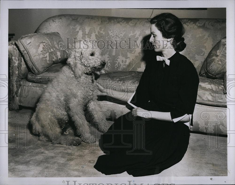 1952 Press Photo Mrs Christine Stevens Real Estate Operator - RSL90963 - Historic Images