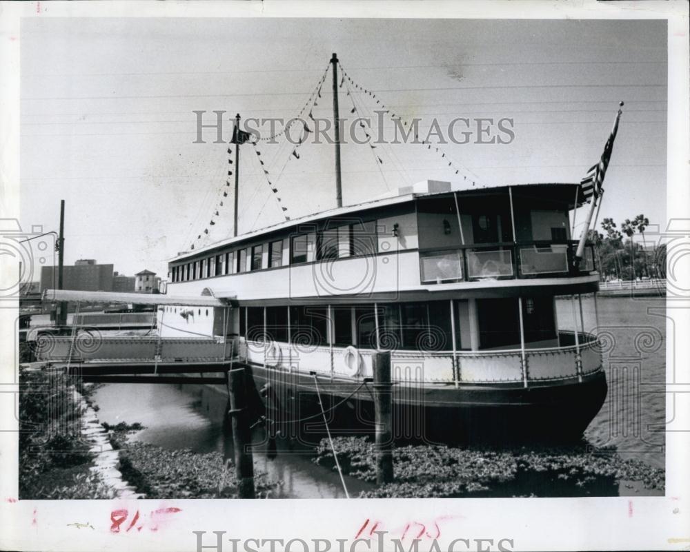 1967 Press Photo Lee&#39;s Riverboat Docked Along The Hillsborough River - RSL68555 - Historic Images