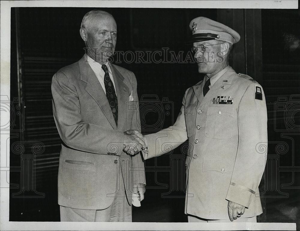 1951 Press Photo Lt Gen Willis Crittenberger and Col Harold Jackson in Boston - Historic Images