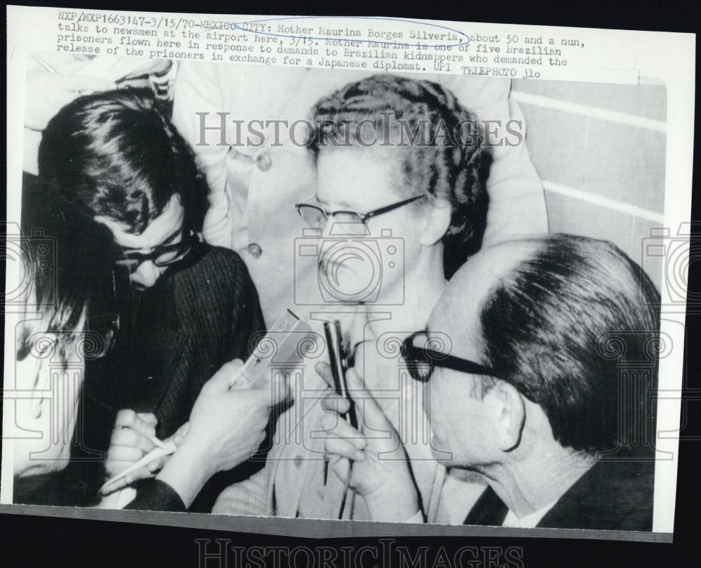 1970 Press Photo Mother Maurina Borges Silveris Freed as Prisoner from Brazil - Historic Images