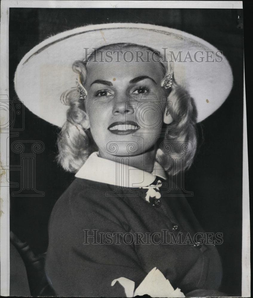 Press Photo Mrs Frank Clement posing for photo - RSL44129 - Historic Images