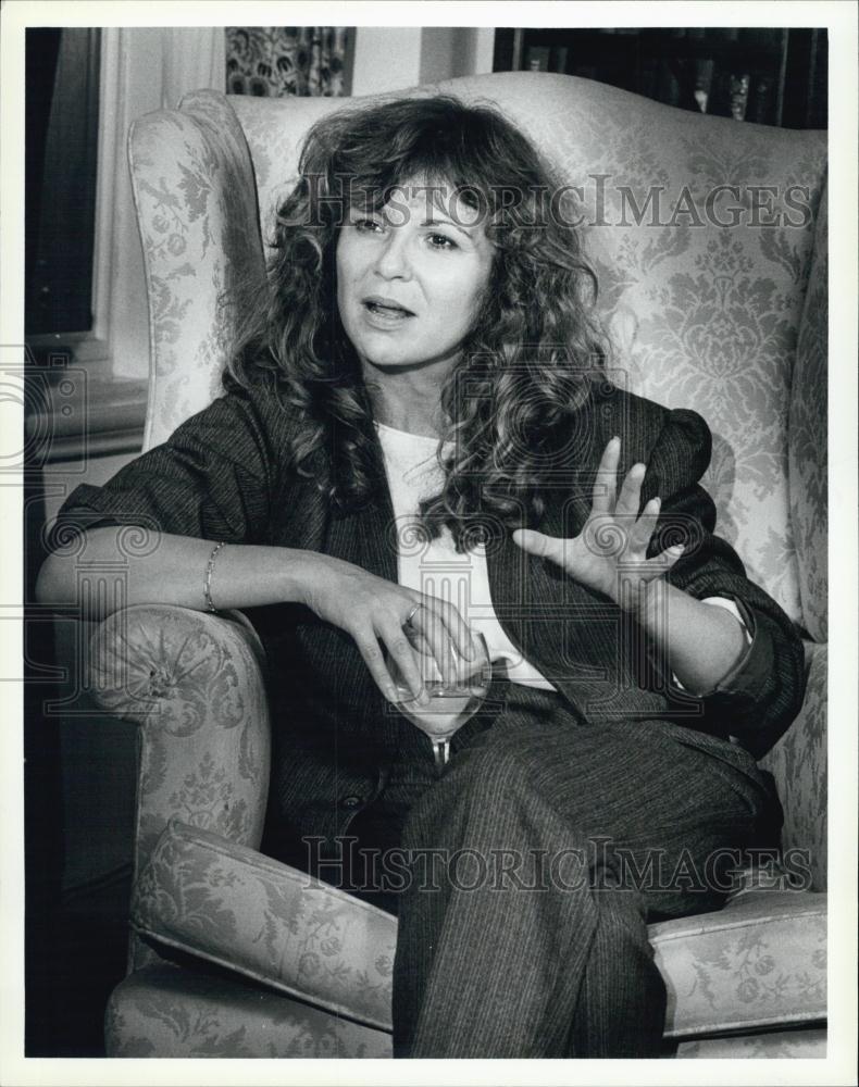 1983 Press Photo Actress Julie Walters for &quot;Educating Rita&quot; - RSL01253 - Historic Images