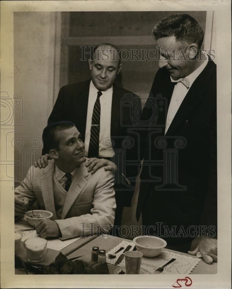 1958 Press Photo Dick Gourley, Viking Head Coach Bob Kahler, &amp; Don Veller - Historic Images