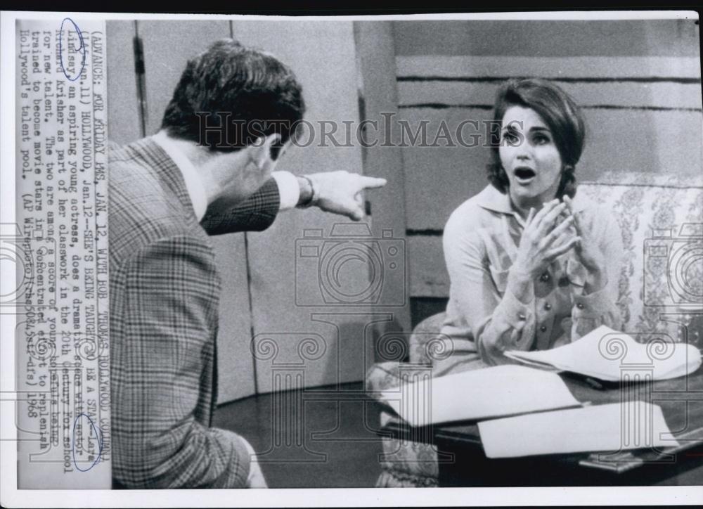 1968 Press Photo Lara Lindsay and Richard Krisher in 20th Century Fox school - Historic Images