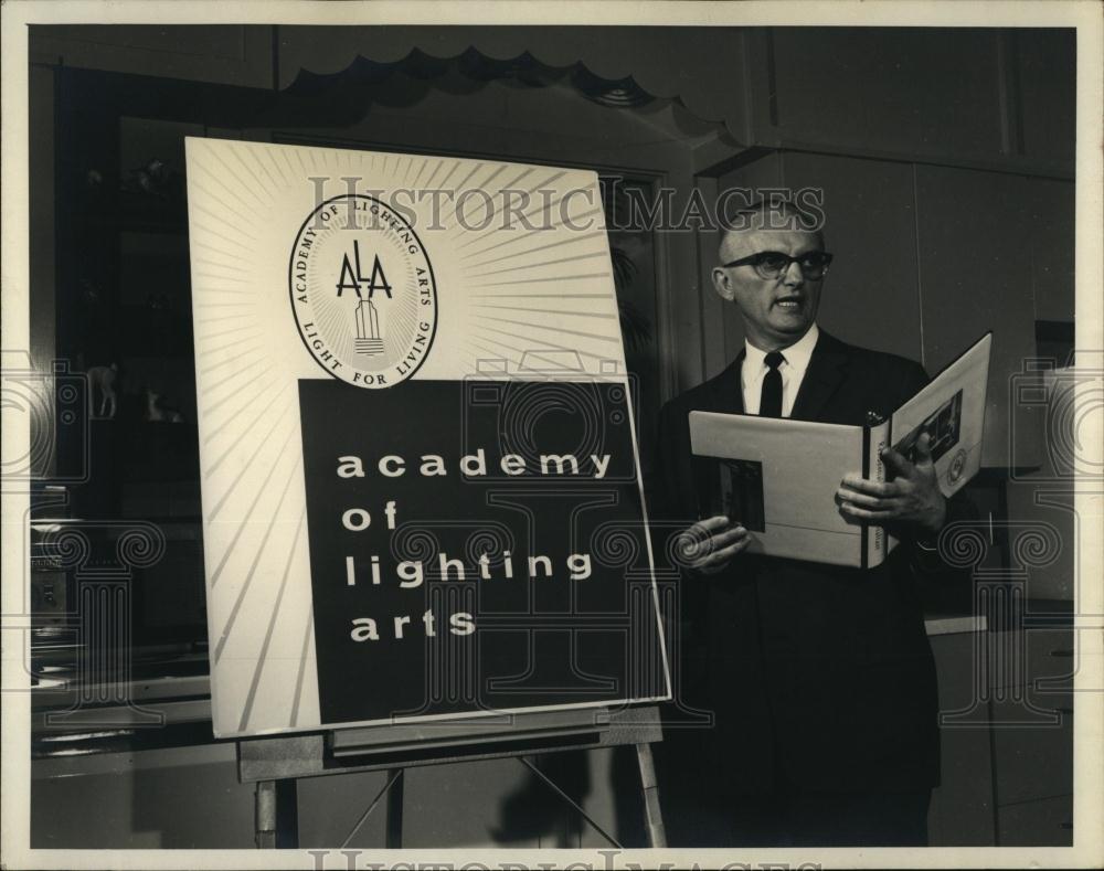 Press Photo Wade Wilfong Academy of Lighting Arts - RSL98073 - Historic Images