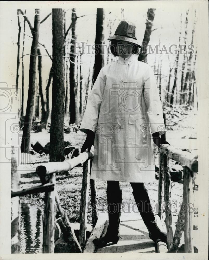 1964 Press Photo A Vinyl Slicker With Patch Pockets Protects Against Rain - Historic Images