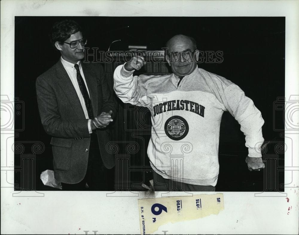 Press Photo Ed Asnwer Louis Conrad Assistant professor of journalism - RSL07561 - Historic Images