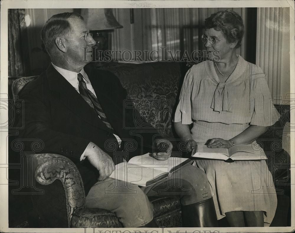 1936 Press Photo Col and Mrs Frank Knox talking - RSL85111 - Historic Images