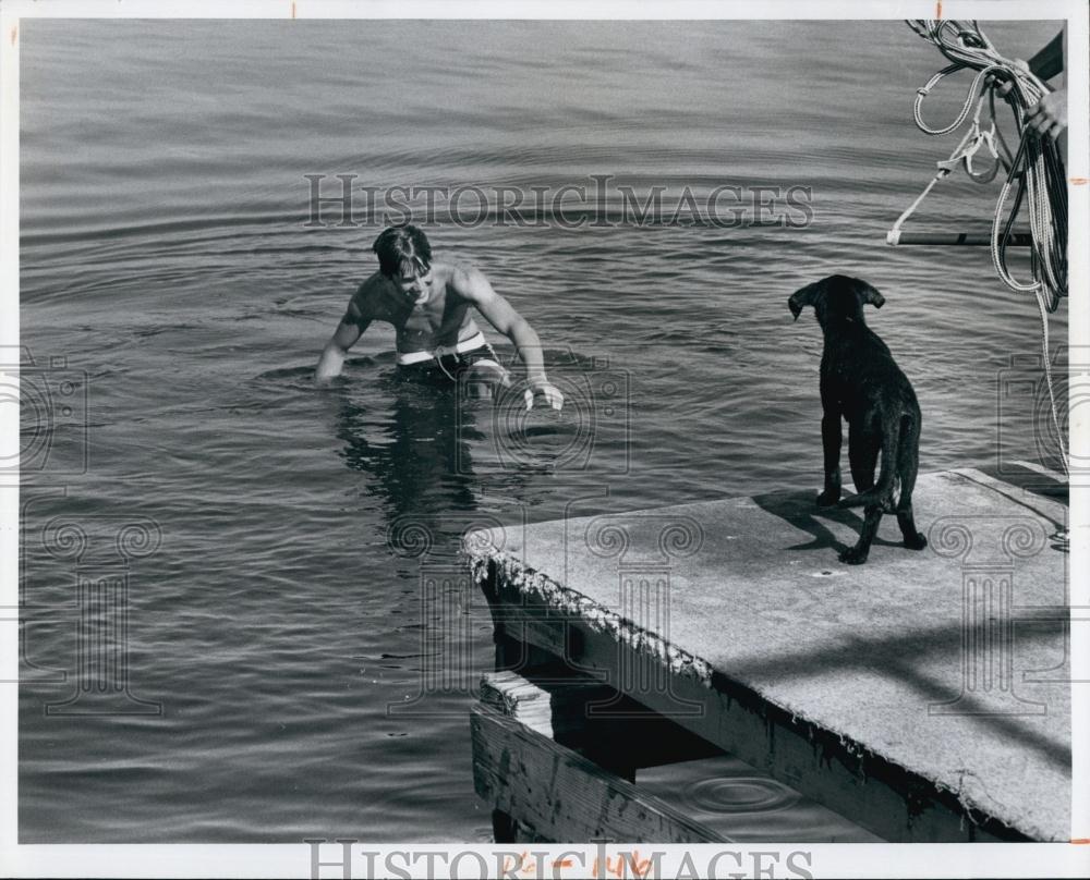 1976 Press Photo - RSL66909 - Historic Images