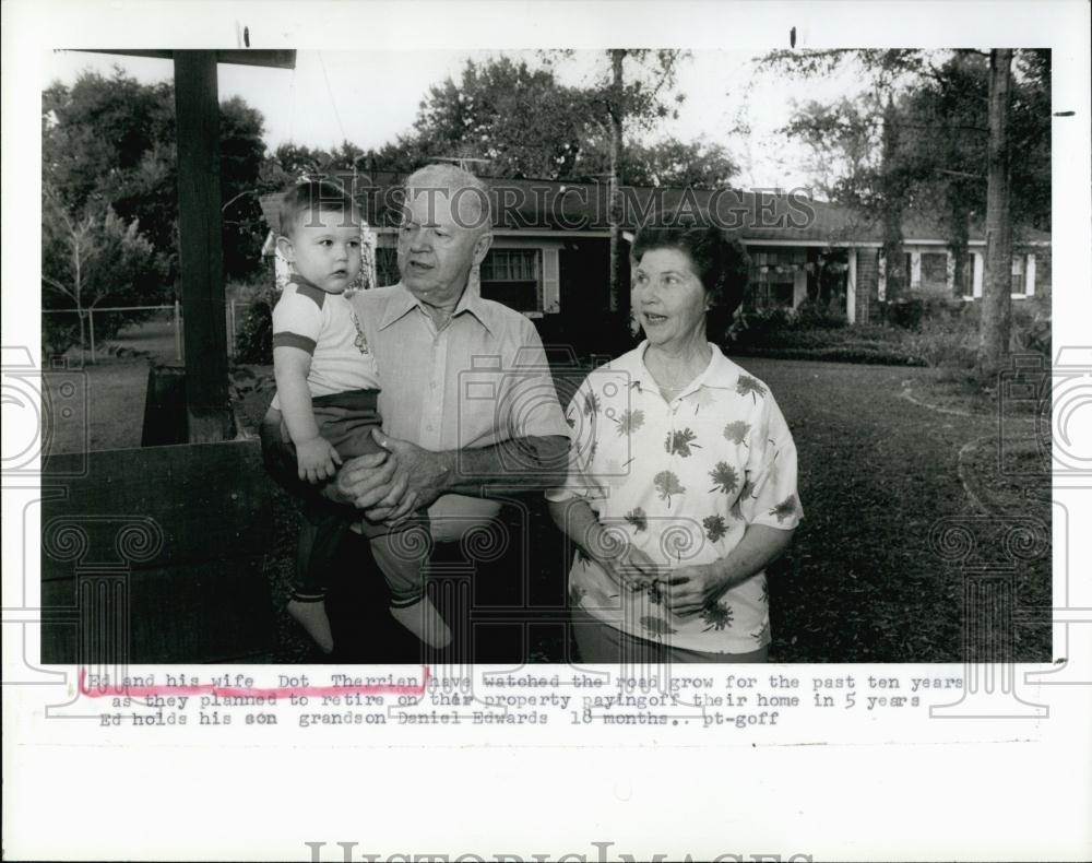 1987 Press Photo Ed and Dot Therrian Grandson Daniel Edward - RSL67861 - Historic Images