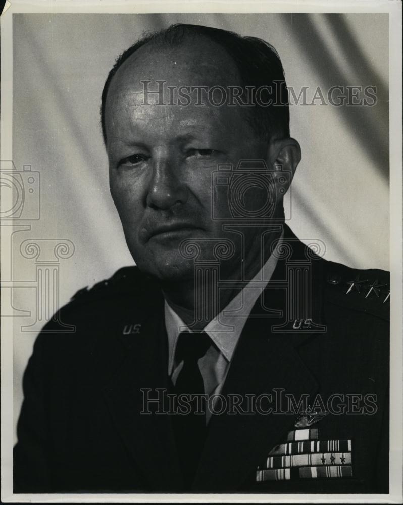 1966 Press Photo Lt General USAF Henry Viccellio - RSL92353 - Historic Images