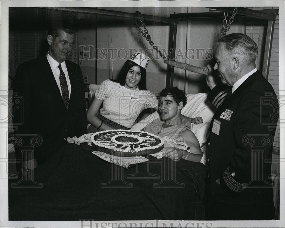 1969 Press Photo Susan Santa Maria,Capt T Cuttle,R Vanditti at military hospital - Historic Images