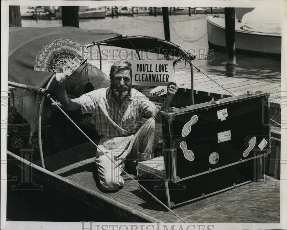 1964 Press Photo Thomas &quot;Uncle Benny&quot; Williams on His Boat - RSL97699 - Historic Images