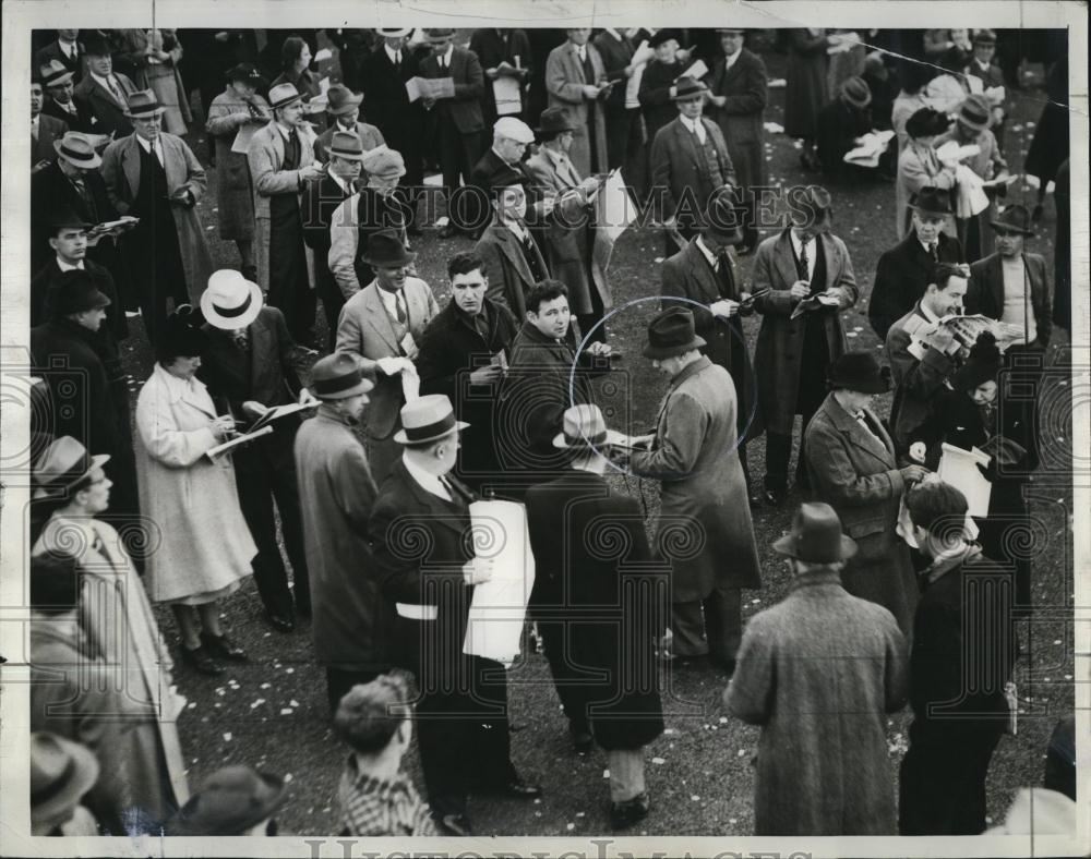 1938 Press Photo Ken Kling Daily Record Sports Comic Strip Joe & Asbestos - Historic Images