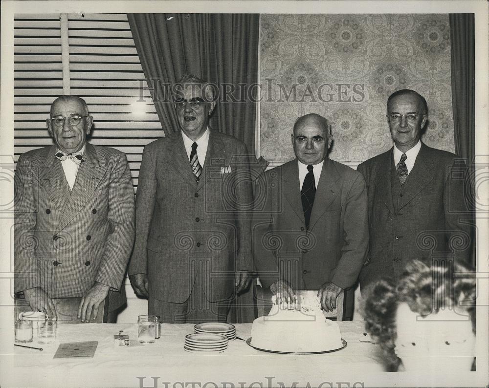 1952 Press Photo Charter Members Of St Johnsbury Kiwanis Club Celebrate Birthday - Historic Images